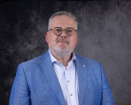 Review Maarten Bierman