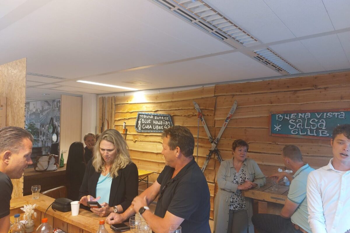 Foto achter de schermen netwerk evenement