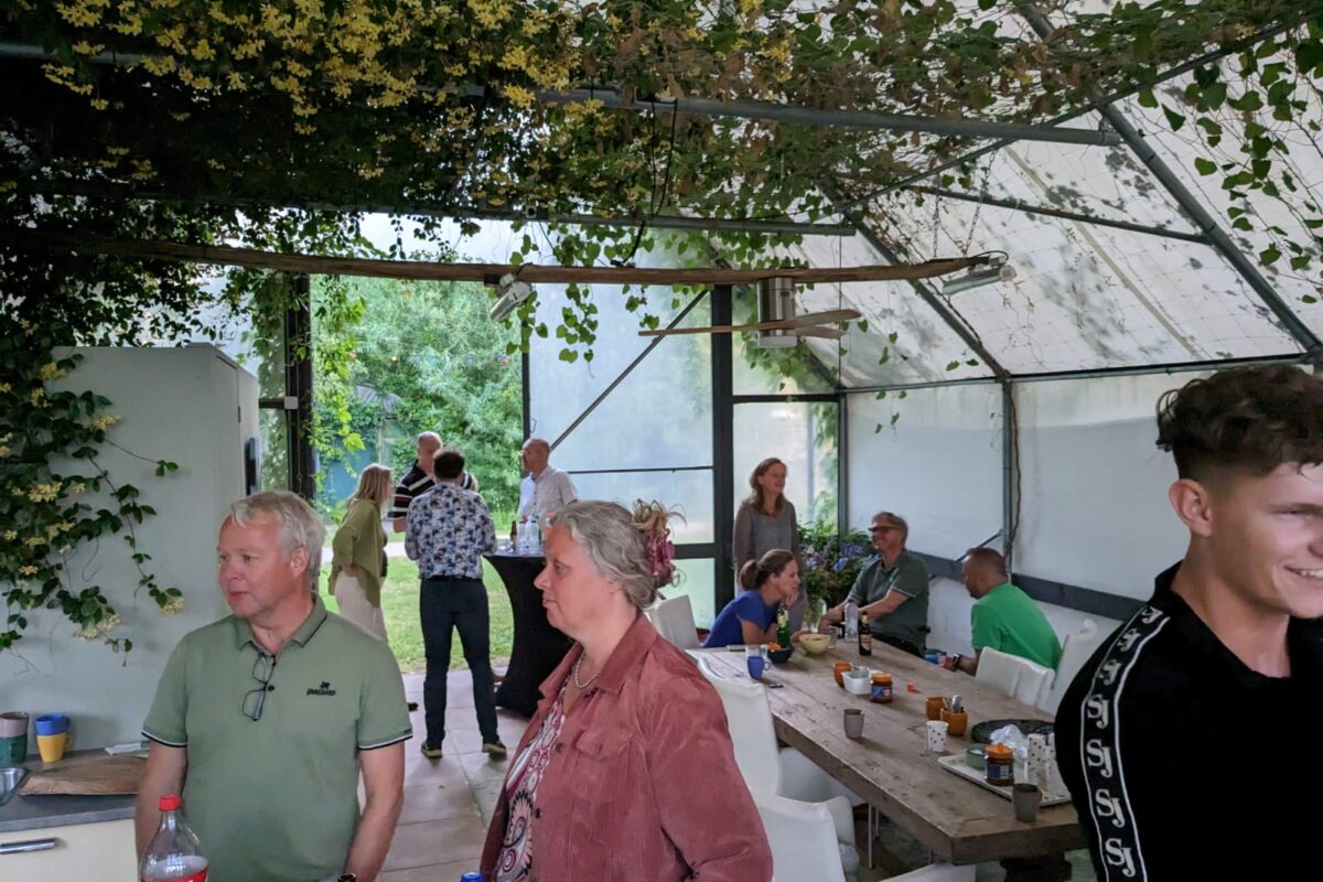 Foto achter de schermen netwerk evenement